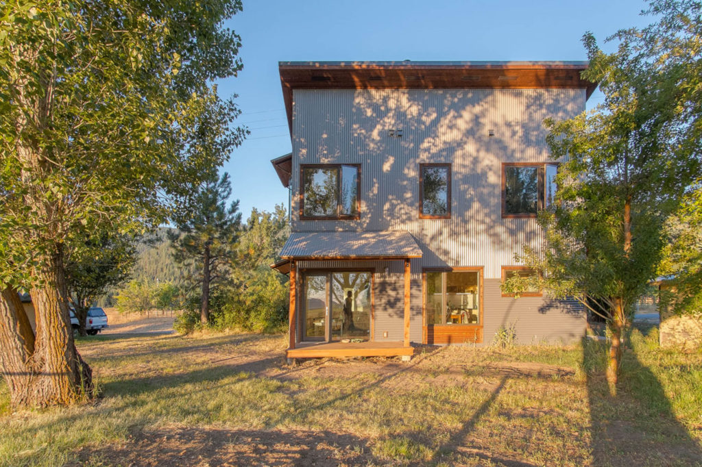Energy Efficient House in Sierra Valley - House exterior